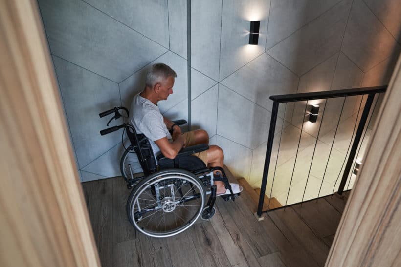 Treppenlift Rollstuhl Barrierefreiheit